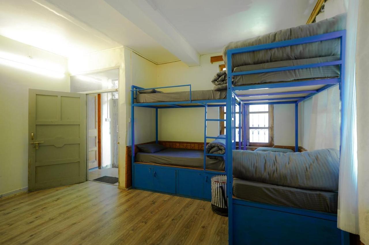 Mars Monkey Hostels Manāli Buitenkant foto