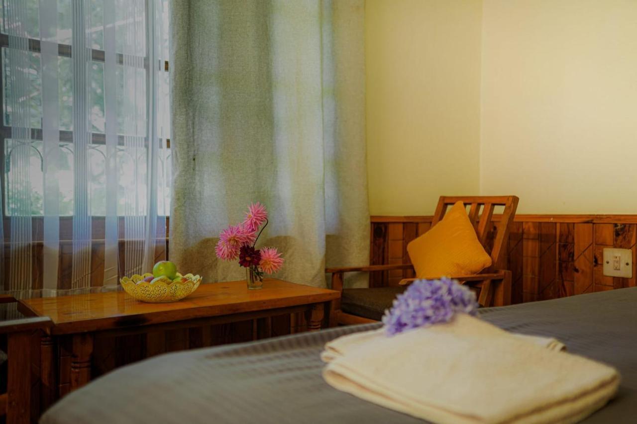Mars Monkey Hostels Manāli Buitenkant foto