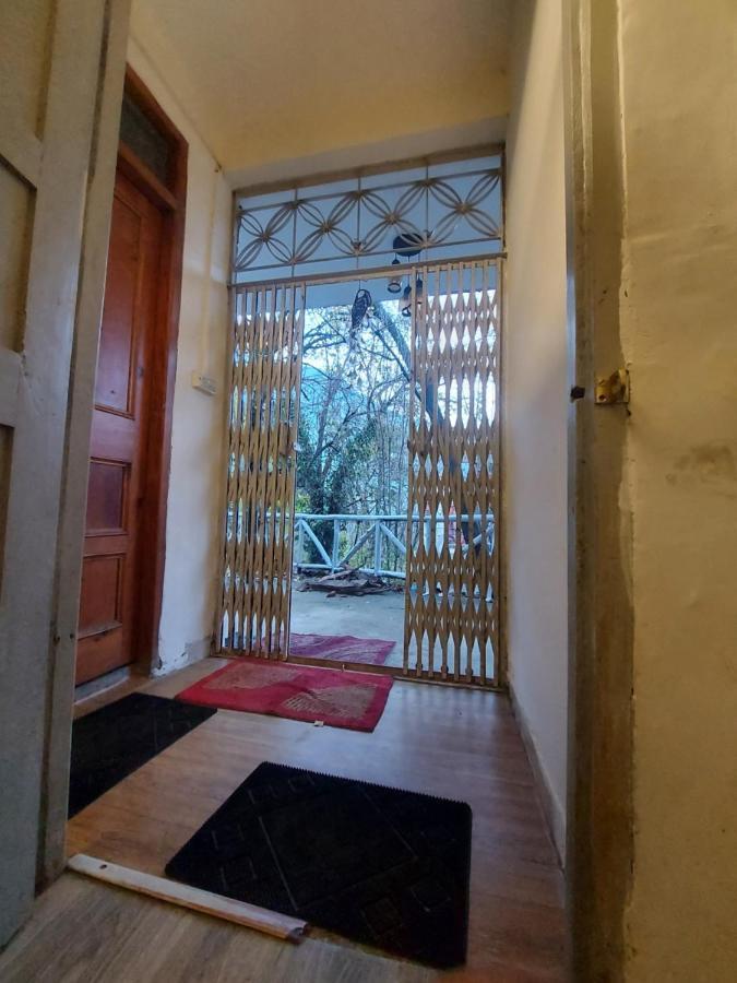 Mars Monkey Hostels Manāli Buitenkant foto