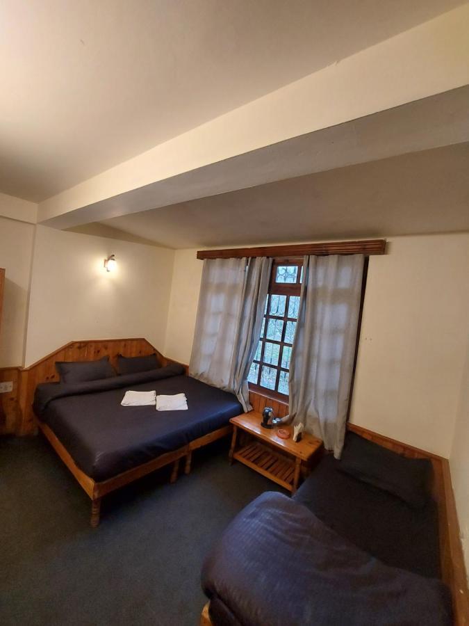 Mars Monkey Hostels Manāli Buitenkant foto