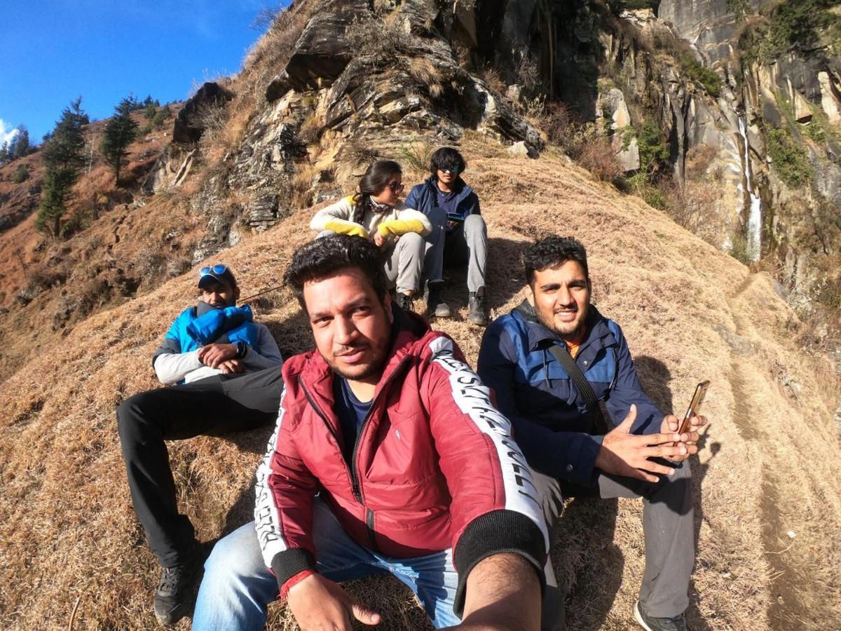 Mars Monkey Hostels Manāli Buitenkant foto