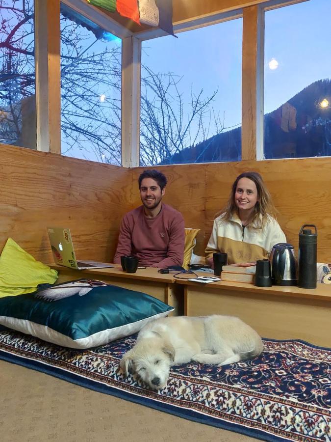 Mars Monkey Hostels Manāli Buitenkant foto